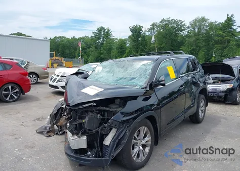 2015 Toyota Highlander Le Plus V6 из США, поврежденный, VIN 5TDBKRFH1FS217387